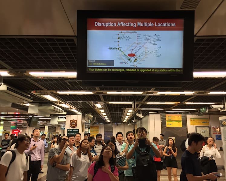 Power trip causes rush-hour chaos at 3 MRT lines, LRT network
