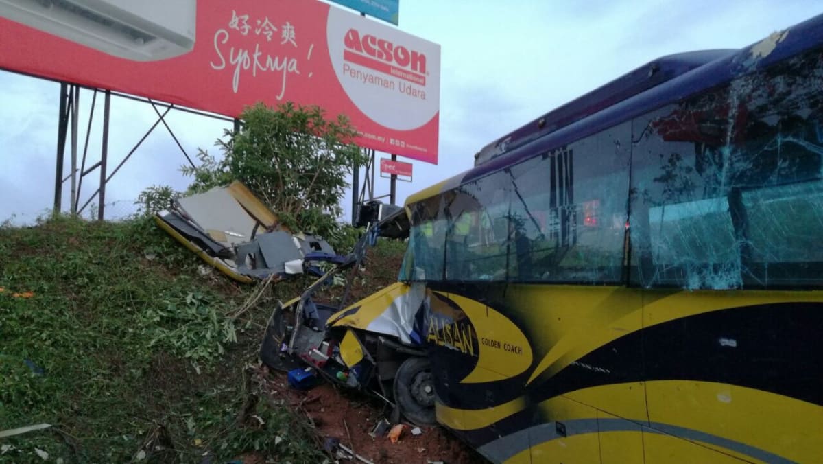 Express bus in fatal Johor crash believed to have been speeding: Police  chief - TODAY