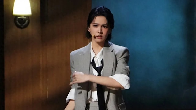 《乘风2026》高强度训练身体亮红灯，曾沛慈舞台重摔仍坚持唱完