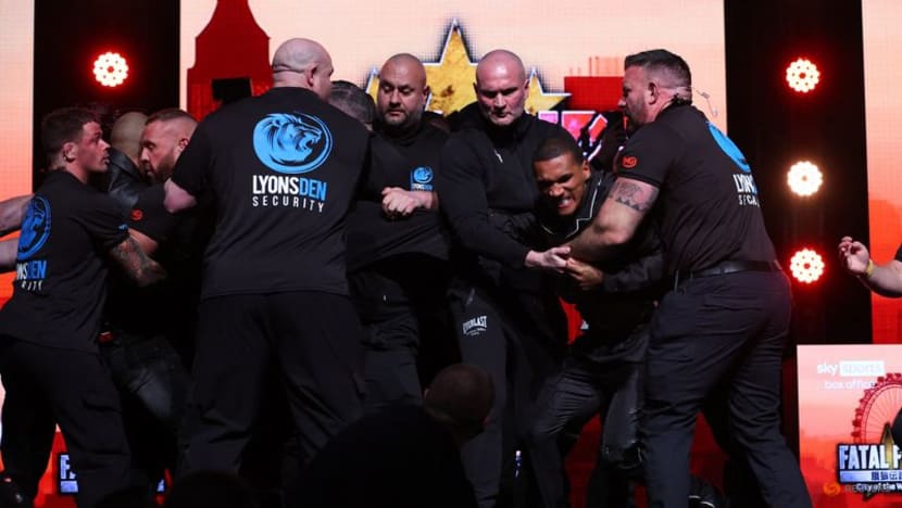 Eubank Jr slaps Benn with egg in press conference Eubank Jr slaps Benn with egg in press conference