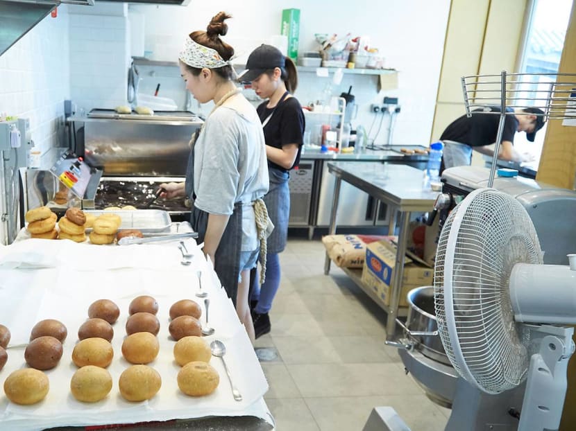 Fat, Fluffy Doughnuts From Tokyo's Haritts A Worthy Indulgence