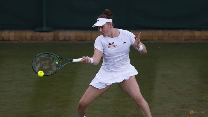 Osaka overcomes spirited Gibson to reach Wimbledon second round