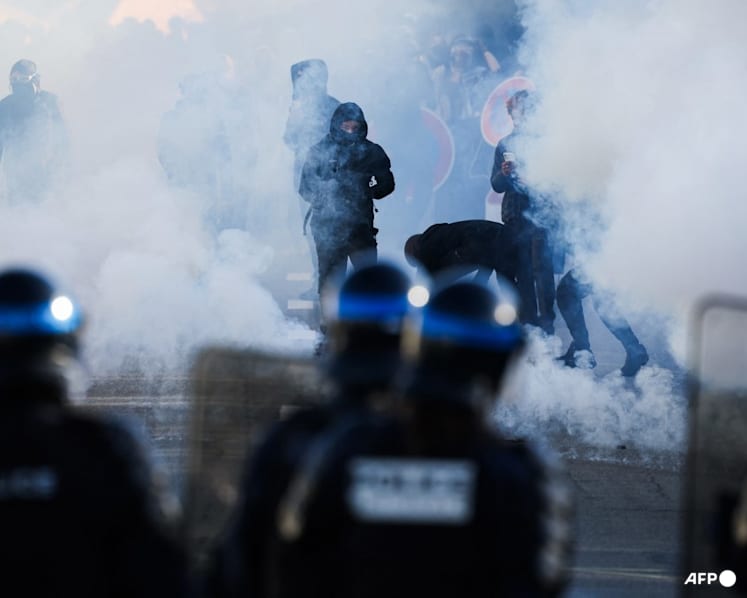 High school students in Paris' deprived suburbs spark national protest movement