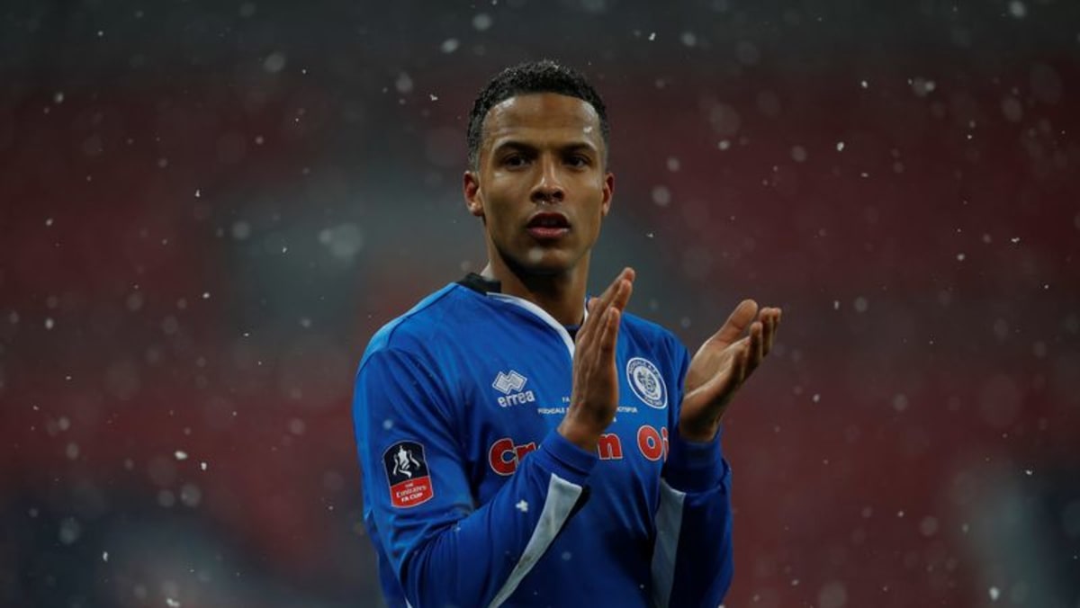 Former Rochdale midfielder Thompson dies at 36