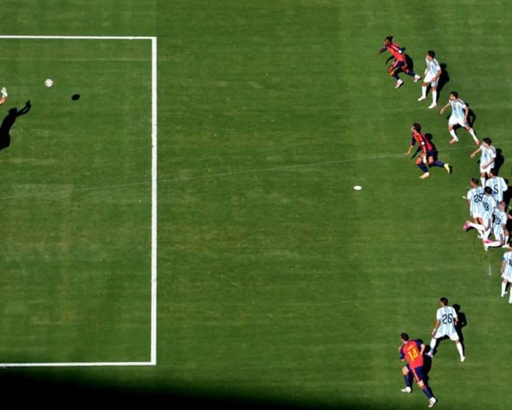 World Cup final between 10-man Argentina and Spain goes to extra time