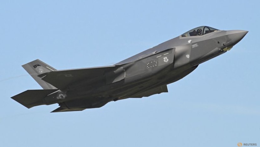 US arrests ex-Air Force pilot for training Chinese military