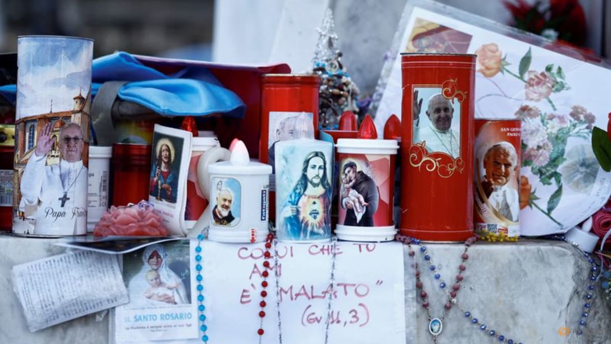Pope Francis no longer needs ventilation after respiratory crisis, Vatican says