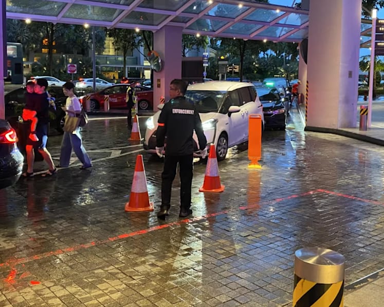 Marina Bay Sands to Orchard Road for S$65? MBS acts to tackle taxi touts