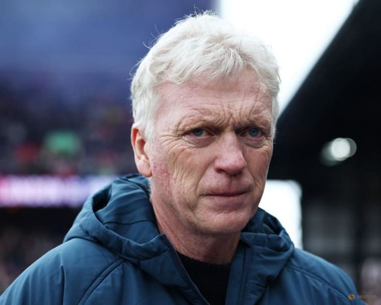 Everton's Moyes wants to save former club West Ham by relegating Spurs