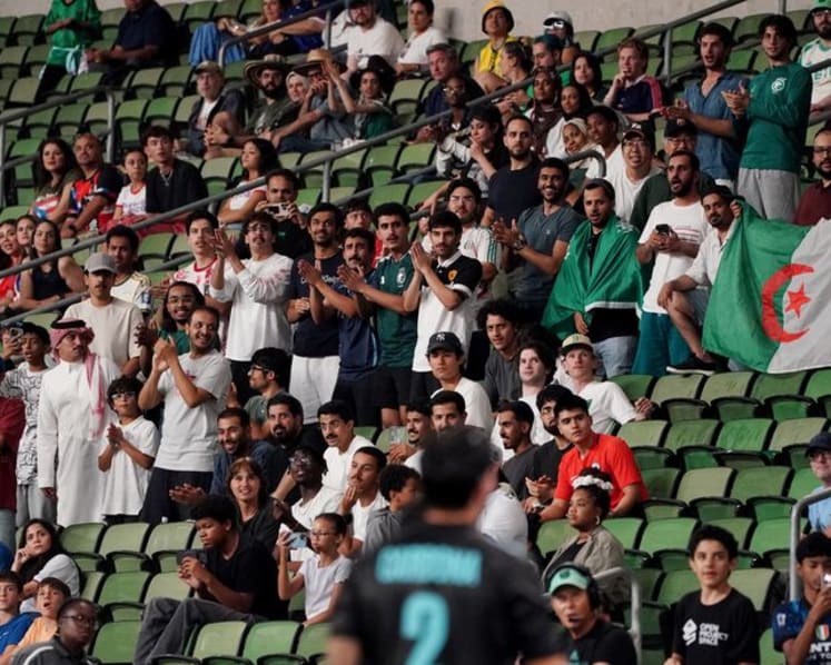 Saudi Arabia beat Puerto Rico 3-0 after weather delay in first win under Donis