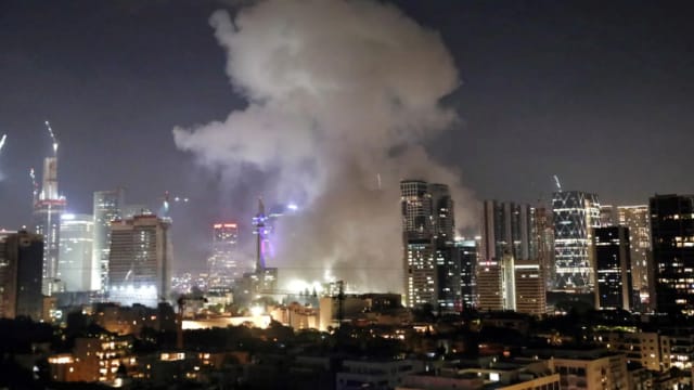 伊朗发射多枚导弹反击 以色列境内至少34人受伤