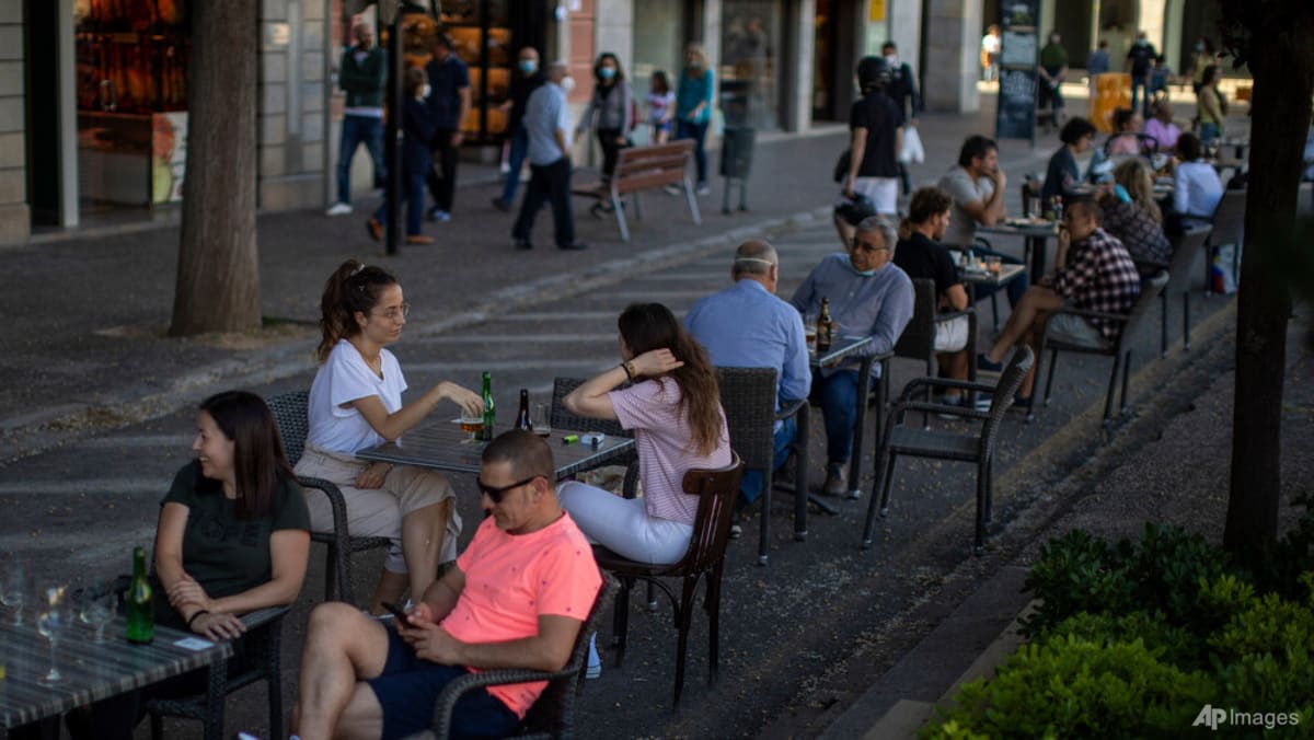 This seat taken? Thieves busted for stealing over 1,000 restaurant chairs in Spain This seat taken? Thieves busted for stealing over 1,000 restaurant chairs in Spain