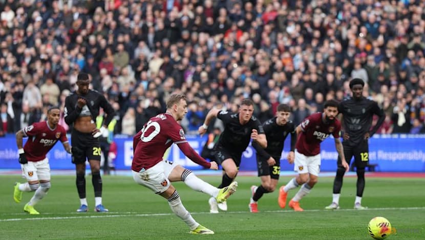 Bowen sets record as strugglers West Ham beat Sunderland 3-1