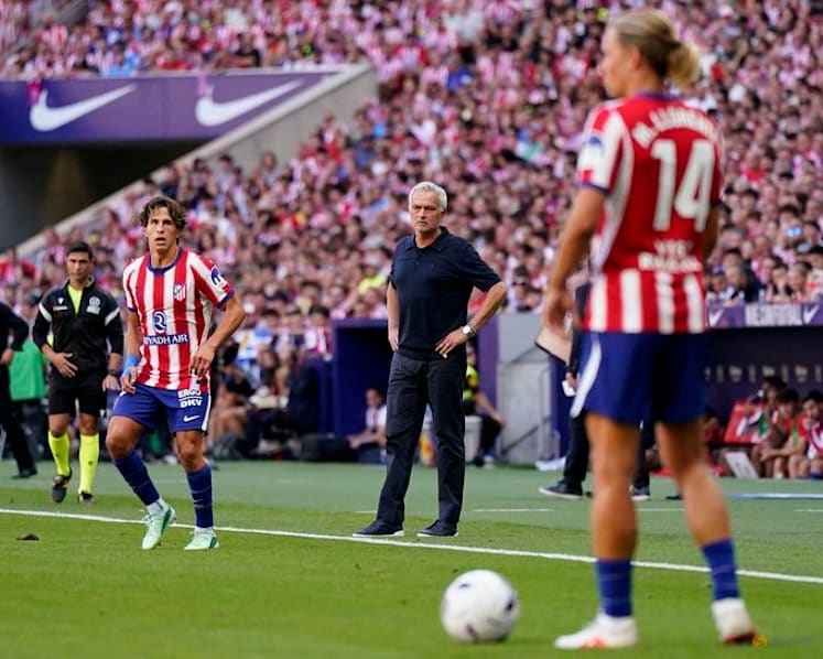 Mourinho fumes at referee, Simeone urges respect after fiery Madrid derby