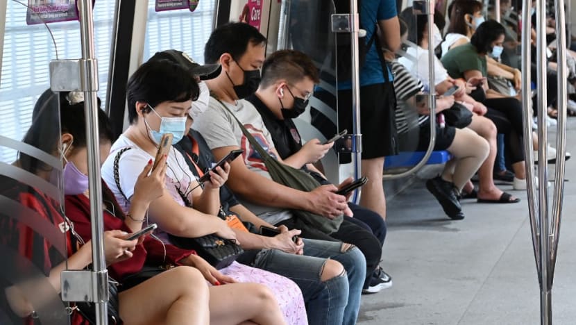 Covid-19: 1,324 new cases and 8 more deaths in Singapore; weekly infection growth rate at 0.67