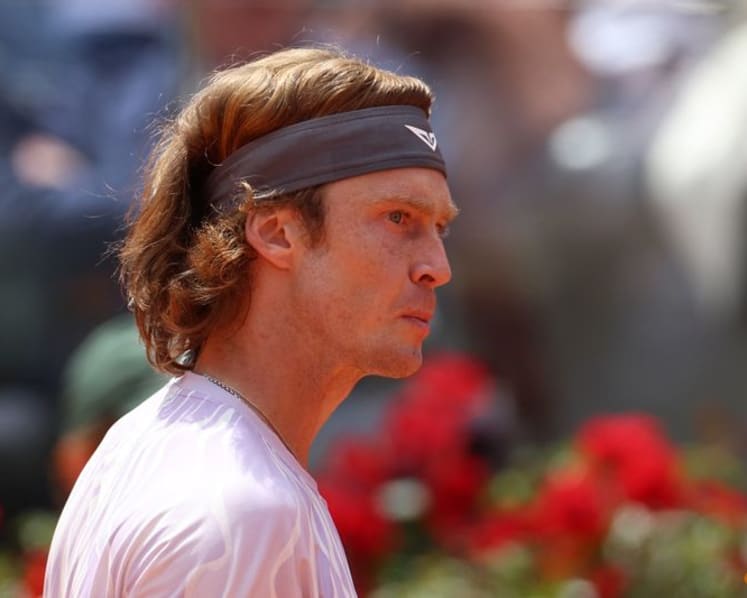 Sinner surges into Rome semis with record 32nd straight Masters 1000 win