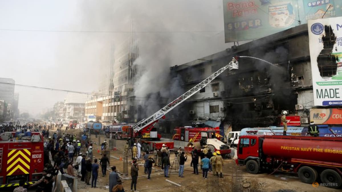 Death toll in Karachi mall fire jumps to 11