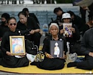 Thousands gather in Thai capital to mourn late princess