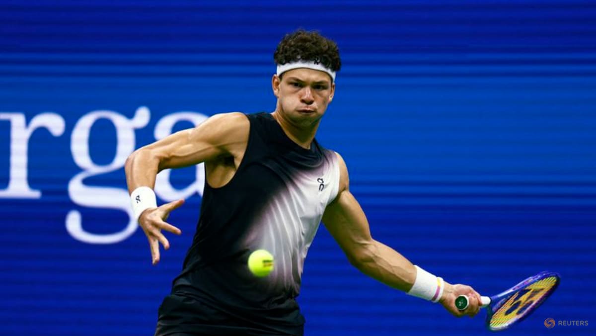 Shelton Stops Tsitsipas at US Open!