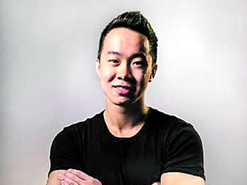 Injured knee doesn’t crush young photographer’s dream