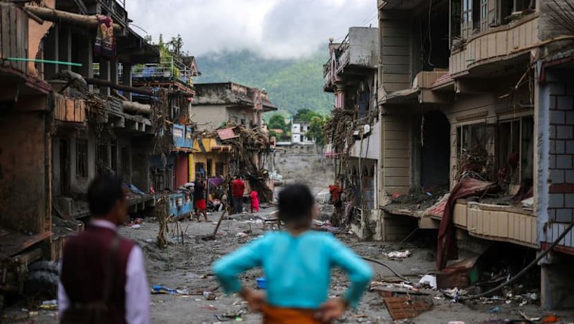 Nepal-Tibet disaster: Death toll nears 800; more than 3,000 missing