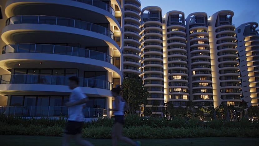 Private home prices fell 3.7% last year, analysts see further decline