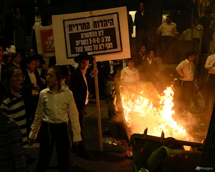 Ultra-Orthodox violently protest against order to enlist in Israeli military