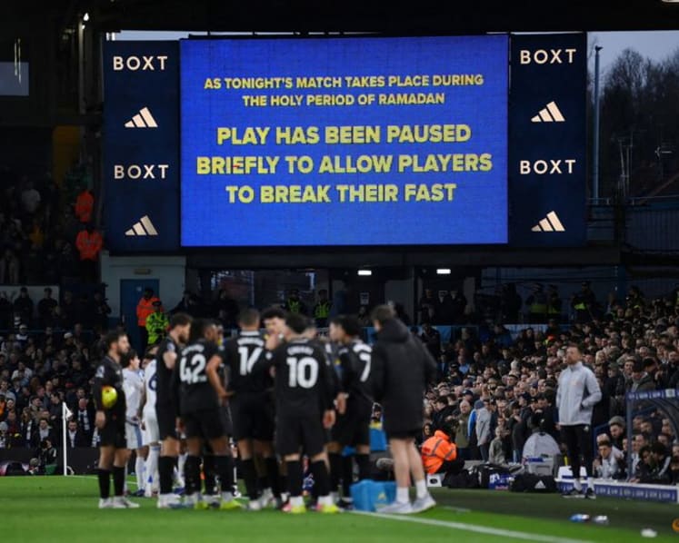 Leeds call for fans to respect pause for players to break fast