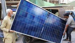 Pakistan's solar revolution leaves its middle class behind