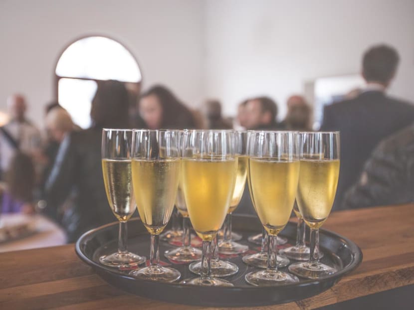 Commentary: How to be a super schmoozer at networking events Commentary: How to be a super schmoozer at networking events
