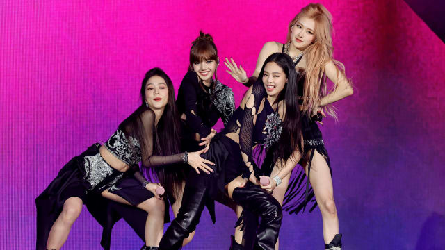 Coachella穿什么？看BLACKPINK、Camila Cabello如何凹造型！