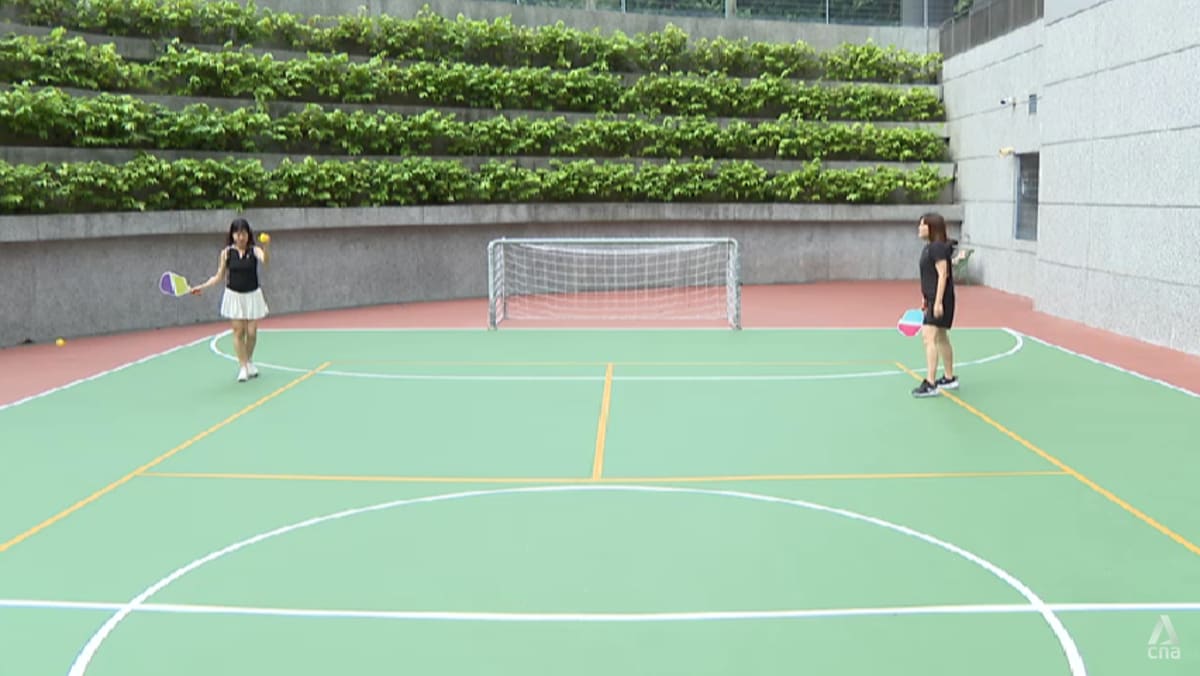 Office landlords dangle pickleball and retail pop-ups, as co