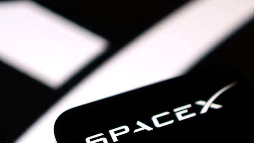 SpaceX, Charter discussed mobile phone partnership in US, Bloomberg News reports