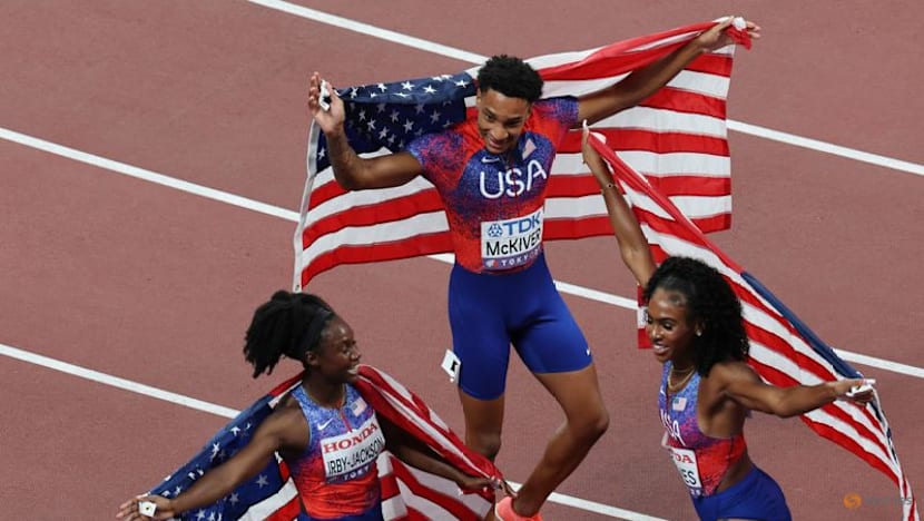 US storm to another 4x400m mixed relay gold