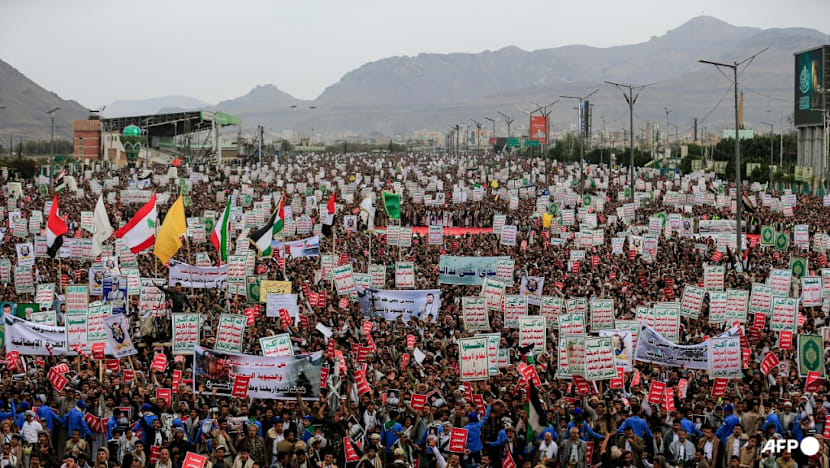 Houthis announce maritime embargo against Saudi Arabia after renewed attacks