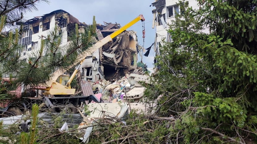 Putin accuses Ukraine of deadly attack on student dorm, orders military to prepare options