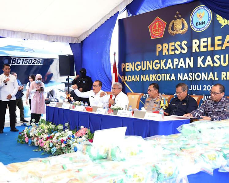 Indonesian authorities thwart drug smuggling attempt on board Singapore-flagged vessel