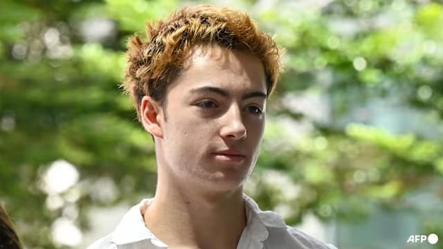 涉舔吸管后放回橙汁贩卖机 法籍青年申请出国实习获批准