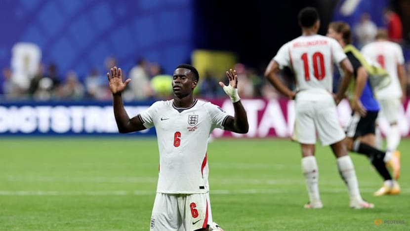 England's bid to hang on blown apart by Argentina masterclass