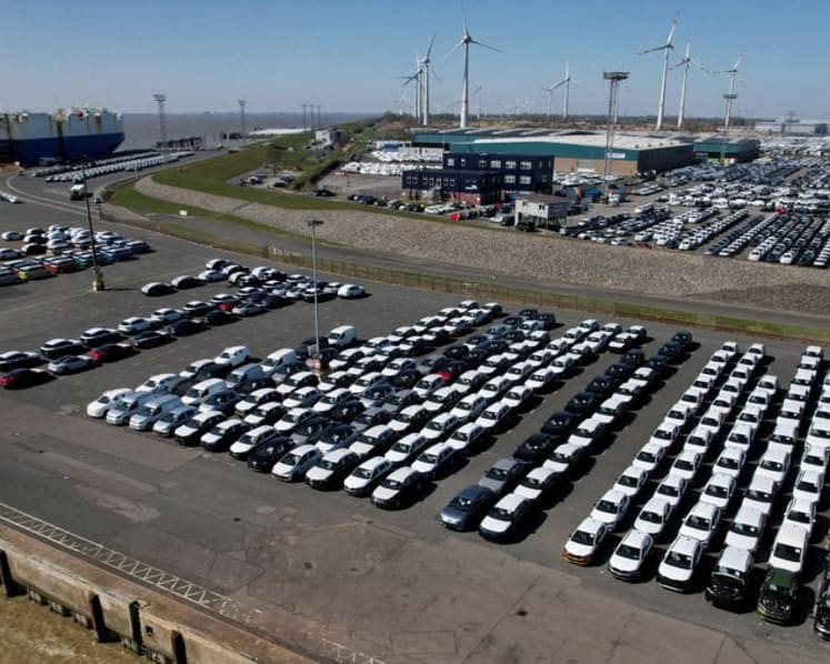 Automakers plan billions in US investments but seek clear trade rules