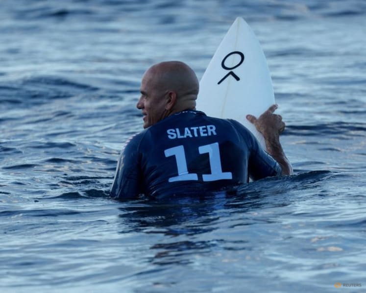 Surfing-Slater marches on in Tahiti Pro as Teahupo'o pumps