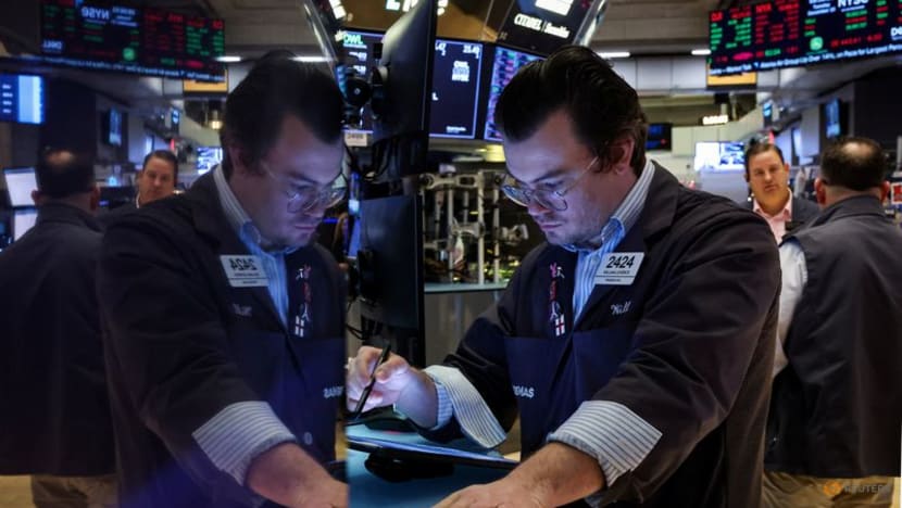 Analysis:US tech stock tumble highlights risk of market reliance on megacaps