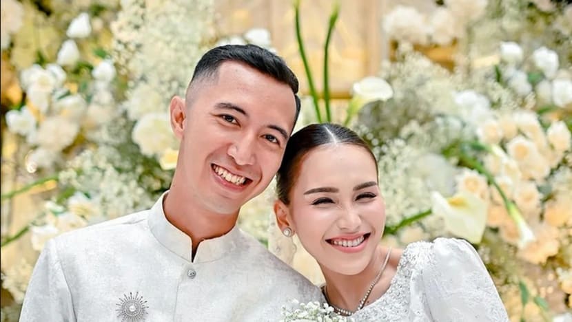 Kisah cinta Ayu Ting Ting dan Muhammad Fardhana: perkenalan singkat hingga lamaran tertutup Kisah cinta Ayu Ting Ting dan Muhammad Fardhana: perkenalan singkat hingga lamaran tertutup
