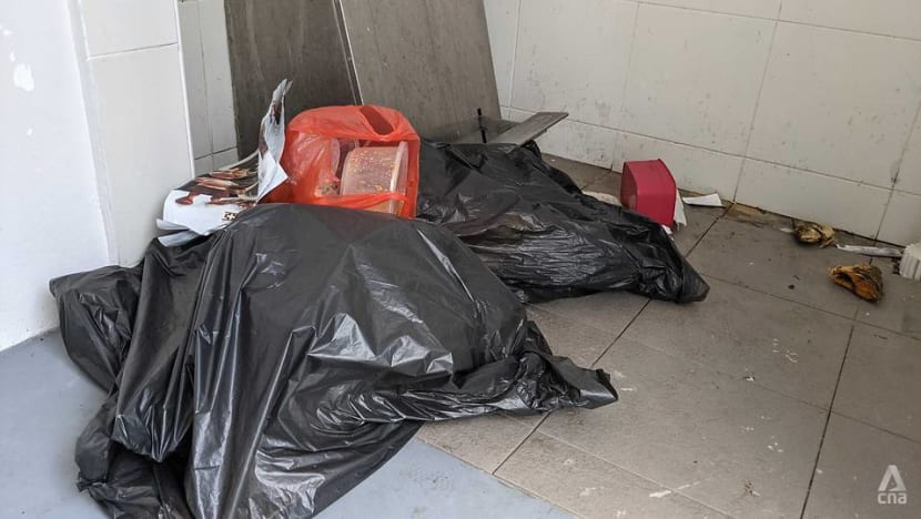 Commentary: A pay-as-you-throw trash system is an effective way to limit waste Commentary: A pay-as-you-throw trash system is an effective way to limit waste