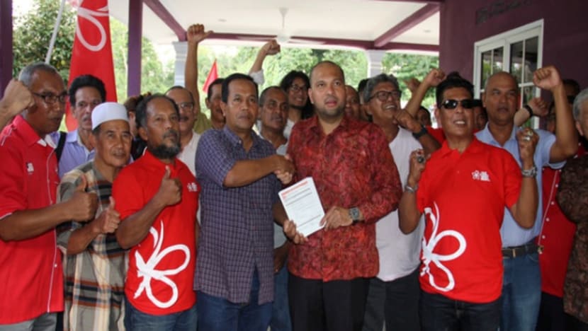 60 penduduk termasuk anggota UMNO serah borang sertai Bersatu