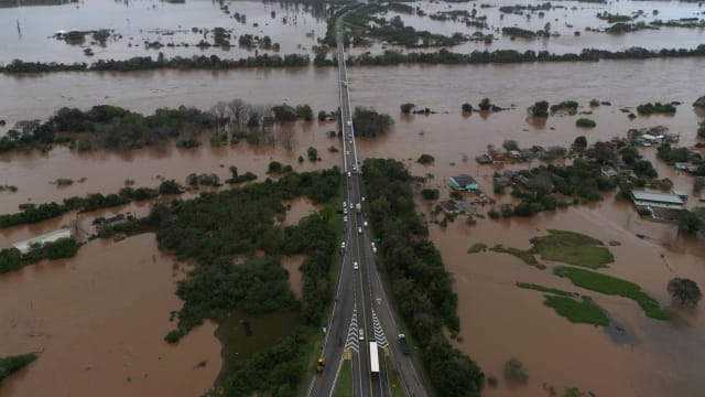 巴西南部遭温带气旋侵袭 造成至少21人死亡