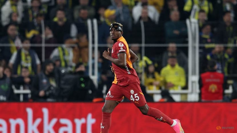 Galatasaray break Turkish transfer record to sign Osimhen from Napoli Galatasaray break Turkish transfer record to sign Osimhen from Napoli