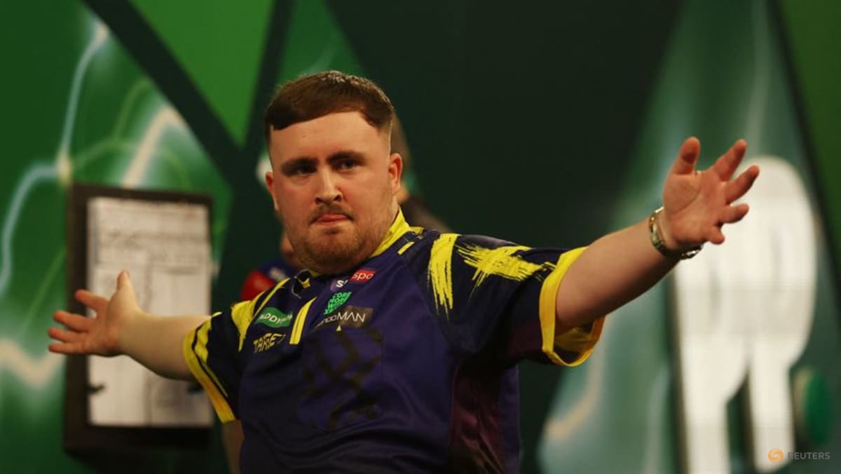 Darts-Littler storms to second successive PDC world title