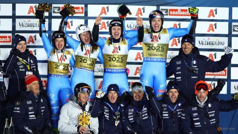 Alpine skiing-Italy take first gold of Saalbach championships