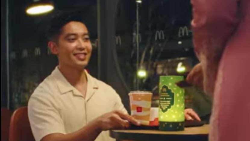 Lampu Ramadan: Inisiatif McDonald’s galak kongsi meja ketika berbuka puasa